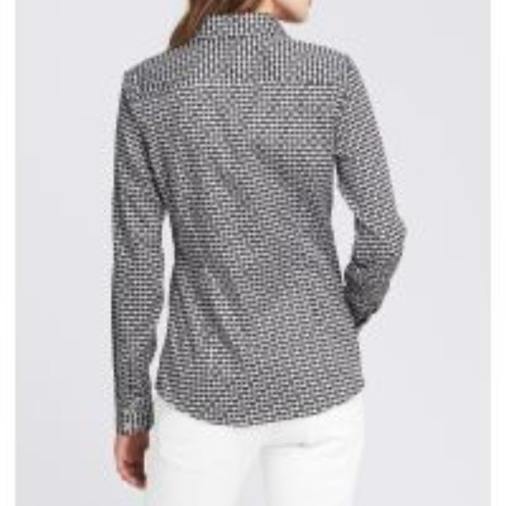 Lovely Non-iron Shirt from Banana Republic. - Picture 2 of 12